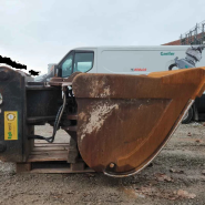 Godet pivotant SL-1600 - OilQuick OQ 80 - Attache rapide et grande liberté de mouvement_1