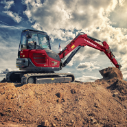 Midi-pelle zéro déport arrière ViO82 YANMAR - Stabilité optimale et force de levage exceptionnelle pour environnements urbains exigus_1