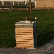 Poubelle FalcoLinea - Poubelle publique avec serrure clé triangle - Design bois et acier noir_1