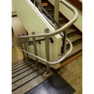 Plateforme monte-esacliers (pour escaliers tournants) artira_1