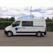 Ambulance Renault Master équipée d'une caméra de recul