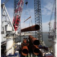 Bos 45000 - Grue portuaire offshore Liebherr - Capacité de levage max 1 400 tonnes - Portée 102 m_1