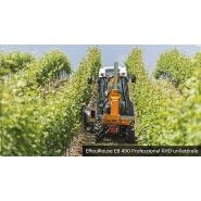 Système d'effeuillage avec rouleaux rotatifs pour vigne