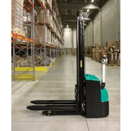 Gerbeur à conducteur accompagnant  sbp10-16n2_1