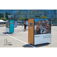 Support 4 faces inox pour exposition photos en extérieur - QUATRO city_1