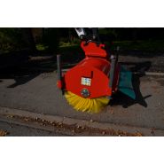 Balayeuse orientable Attec - Nettoyage général et tranchées par raboteuses d'asphalte - Conception légère_1