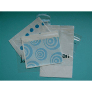 Sacs plastique zip avec cintres - Protection des vêtements contre les intempéries - CBS Emballages_1