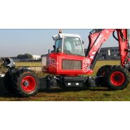 R105 big foot-forester pelle araignée très compacte_1