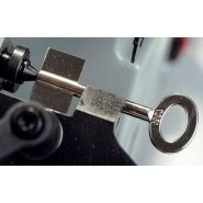 202 Machine pour clés à panneton et à pompe - Keyline S.P.A. - Moteur à deux vitesses - Poids 32 kg_1