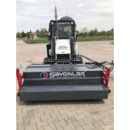 Balayeuse de route Hidromek - montable sur tracteur ou chariot élévateur, avec options de brosse latérale et système d'arrosage_1