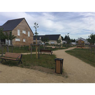 Corbeille publique traitée anti corrosion - SAULIEU - 50L avec bac en acier et panneau décoratif stratifié_1