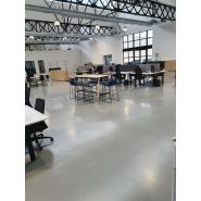 Sol en résine bi-composant - époxy et polyuréthane, finition mate pour intérieurs modernes_1