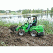 Godet 4 en 1 - polyvalent avec lame niveleuse et ouverture hydraulique_1