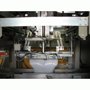 Machines spécifiques - Mise en poche automatique de poussière ou éclat de bois dans des sacs ou filets_1