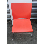 Chaise visiteur rouge d'occasion - Excellent état - Idéale pour salon, salle d'attente, salle à manger, bureau_1