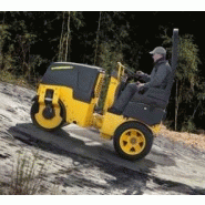 Rouleau tandem vibrant articulé - BW 100 ACM 5 Bomag - Compact, puissant et économique_1