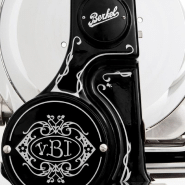 Trancheuse manuelle Volano Tribute - Berkel : Couleur noire, lame 300 mm, design raffiné et décorations dorées_1