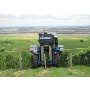 Machine agricole Bobard à 4 roues motrices