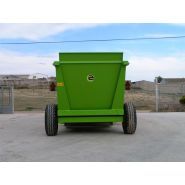 Machine agricole pour ramassage de pierres de gros diamètre