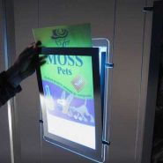 Leda4v - porte affiche lumineux led vertical - bbworkers - a4_1