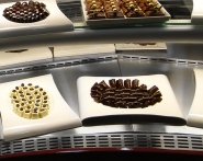 Vitrine-passion lux - exposition pâtisserie, boulangerie, chocolats, glaces et plats à emporter_1