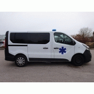Intérieur aménagé de l'ambulance Opel Vivaro Les Dauphins