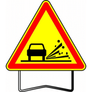 Panneau de signalisation chantier AK22 - Projection de gravillon 1000/850 mm - Certifié NF avec pieds galvanisés_1