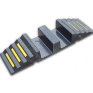 Rampe de franchissement PAR 70, pour les tuyaux et les très gros câbles (Ø maxi 70 mm)_1