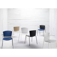 Chaise empilable SLAM - Polypro, bois ou tapissée - Design intemporel et accessoires fonctionnels_1