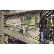 Cellule robotisée - Systemex - Assemblage de couvercles moteur avec isolation et contrôle qualité_1