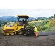 Ap500f  finisseurs sur pneus_1