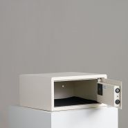 Coffre-fort d'hôtel motorisé blanc RAL9001 - compatible laptop et tablettes - BE Dutch_1