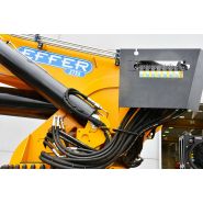 Grue Effer Big 2755 pour un levage sécurisé de charges lourdes