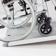 Rampe pliable éco en aluminium TE-1026-5 - 300 kg - 61 à 244 cm - Normes ERP_1