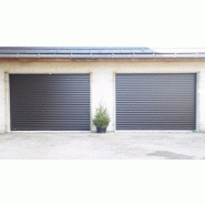 Porte de garage enroulable / motorisée / lames en acier / avec portillon et hublots / isolation thermique_1