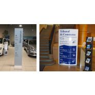 Totem intérieur - Lamco - support de communication adaptable pour lieux de vente et expositions_1