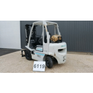 Chariot élévateur frontal gaz Nissan DX25G d'occasion - 2500 kg - Hauteur de levage 4750 mm - Année 2016_1