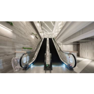 Trottoir roulant pour le  transport des passagers  d'un étage à l'autre  - Schindler 9500AE incliné_1