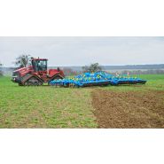 Fantom PRO - Cultivateur agricole Farmet a.S - Largeur de travail 6500 à 12500 mm - Profondeur de 4 à 15 cm - Modularité pour travaux de printemps, été et automne_1