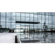 Porte coulissante en façade - Gilgen Door Systems - Transparente, flexible et anti-effraction_1