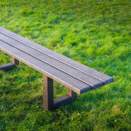 Banc public en matériau recyclé  banquete modène_1
