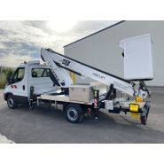 Plateforme élévatrice télescopique avec capacité de charge de 300 kg