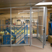 Cloison grillagée pour la délimitation des zones de stockage et la fermeture des stockages sensibles_1