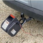 Treuil électrique équipé d'une poulie de mouflage