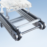 Convoyeur à chaîne KTF-P 2010 - robuste, polyvalent, pour charges lourdes - MK Technology Group_1