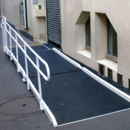 Rampe d'accès PMR en fibre de verre ou aluminium - Installation sans travaux, personnalisable et démontable_1