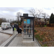 Abri bus helios standard / structure en acier / avec banquette / 370 x 150 cm_1