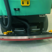 Autolaveuse autoportée robuste et ergonomique T150/100R PRO D - autonomie 4,5h, moteur puissant et double brosse réglable_1