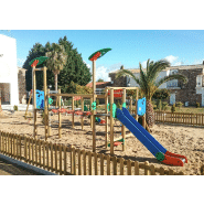 Structure de jeu Gaia JEK05 - Bois lamellé, panneaux ECOPLAY et filets anti-vandalisme_1