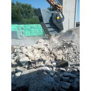 Godet concasseur  pour pelle de 15 à 25 tonnes CBF 70_1